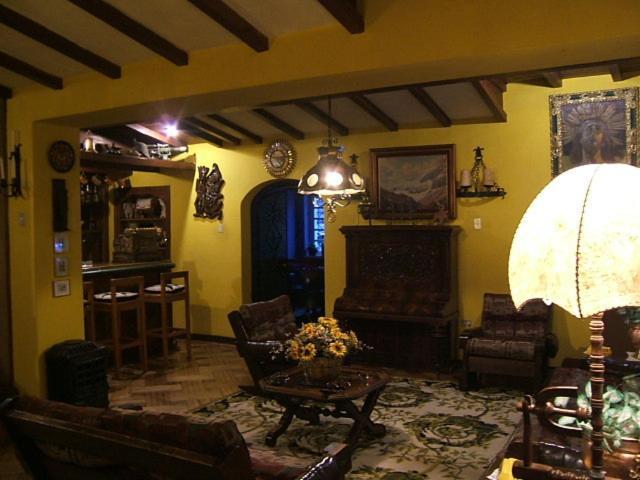 Hotel Los Alpes 基多 外观 照片