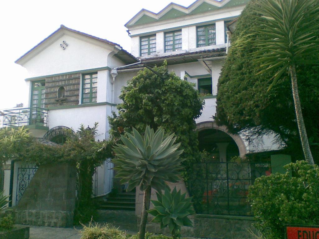 Hotel Los Alpes 基多 外观 照片