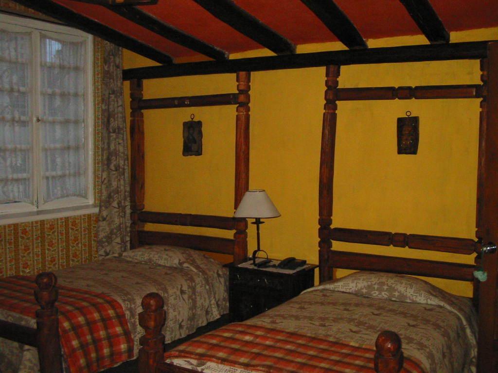 Hotel Los Alpes 基多 外观 照片